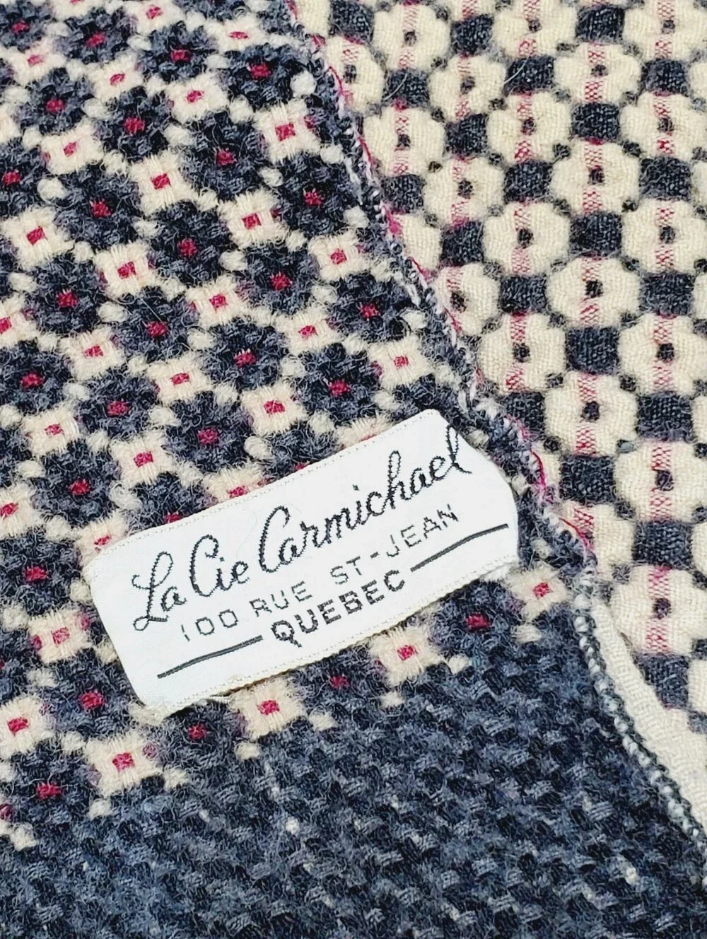 La Cie Carmichael Women's Woven Silk Winter Scarf Multicolor Pattern 42x11